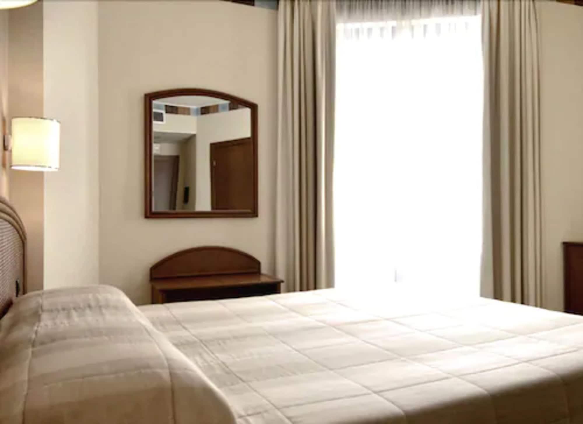 Welcome Hotel Леняно Екстериор снимка
