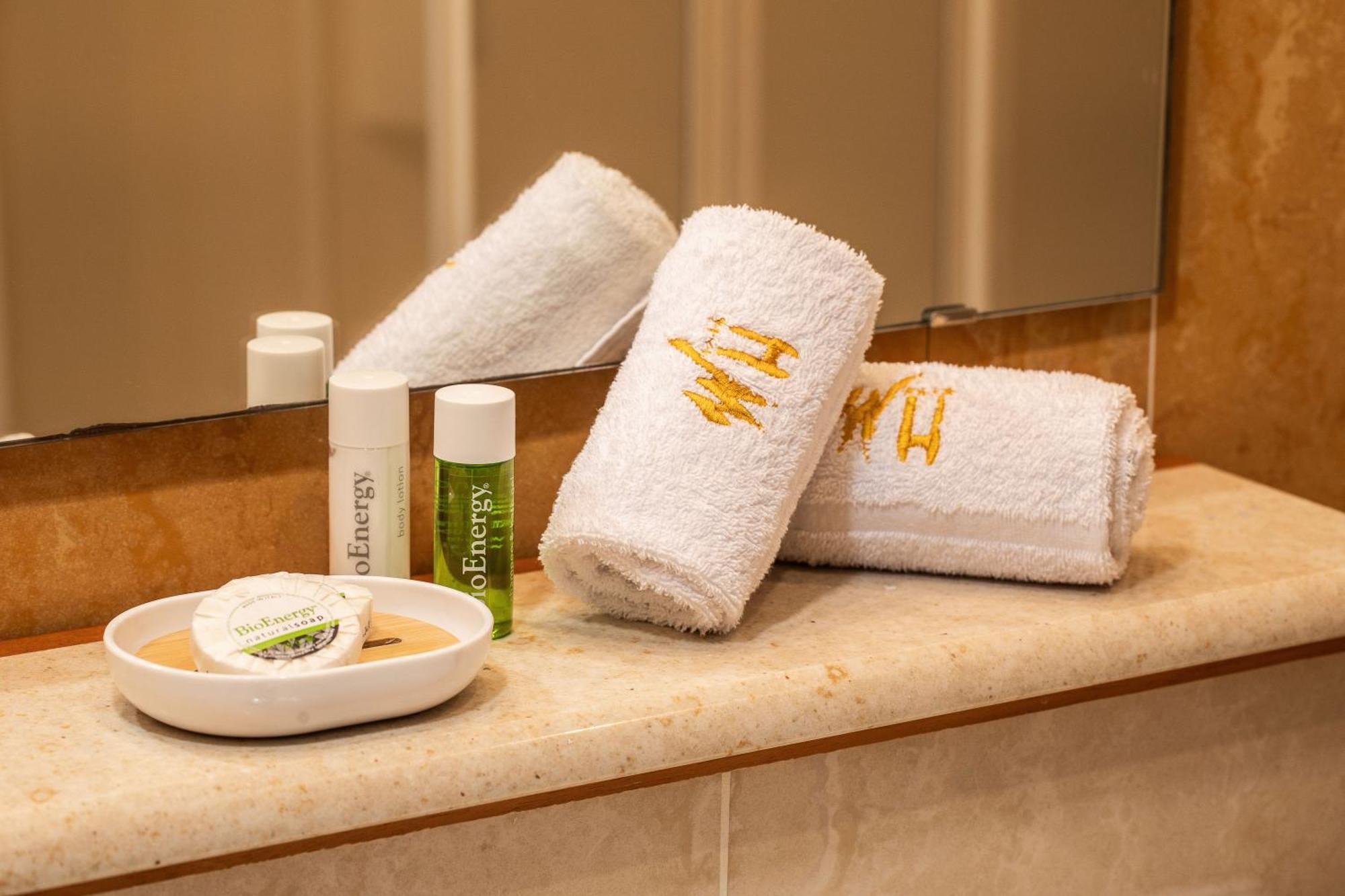 Welcome Hotel Леняно Екстериор снимка