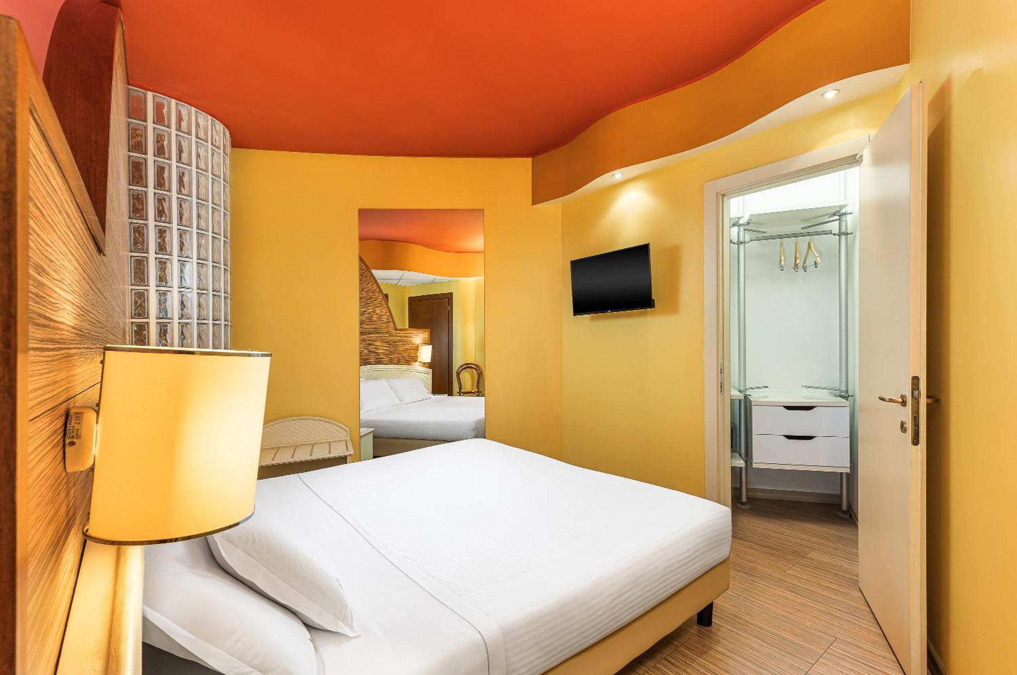 Welcome Hotel Леняно Екстериор снимка