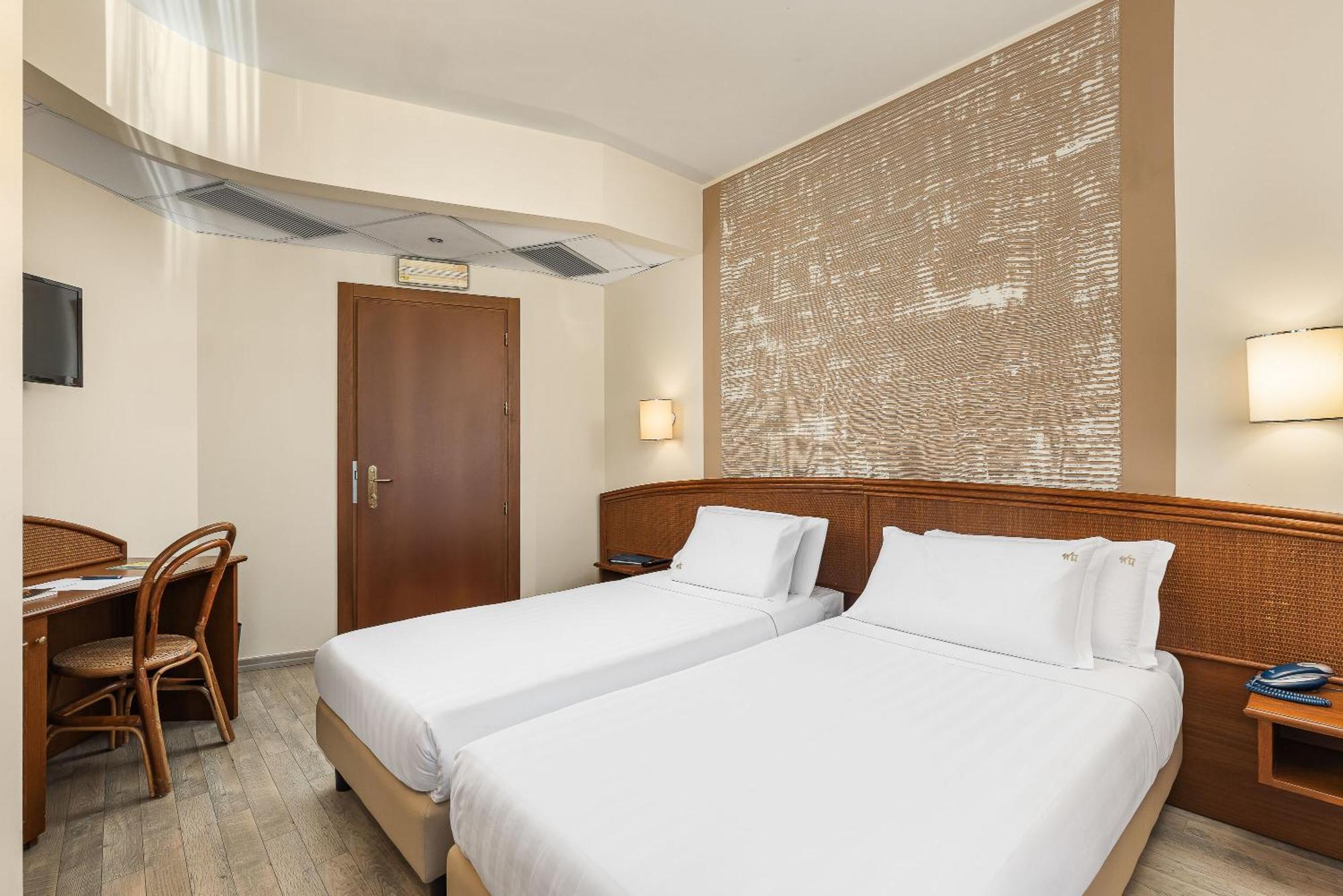 Welcome Hotel Леняно Стая снимка