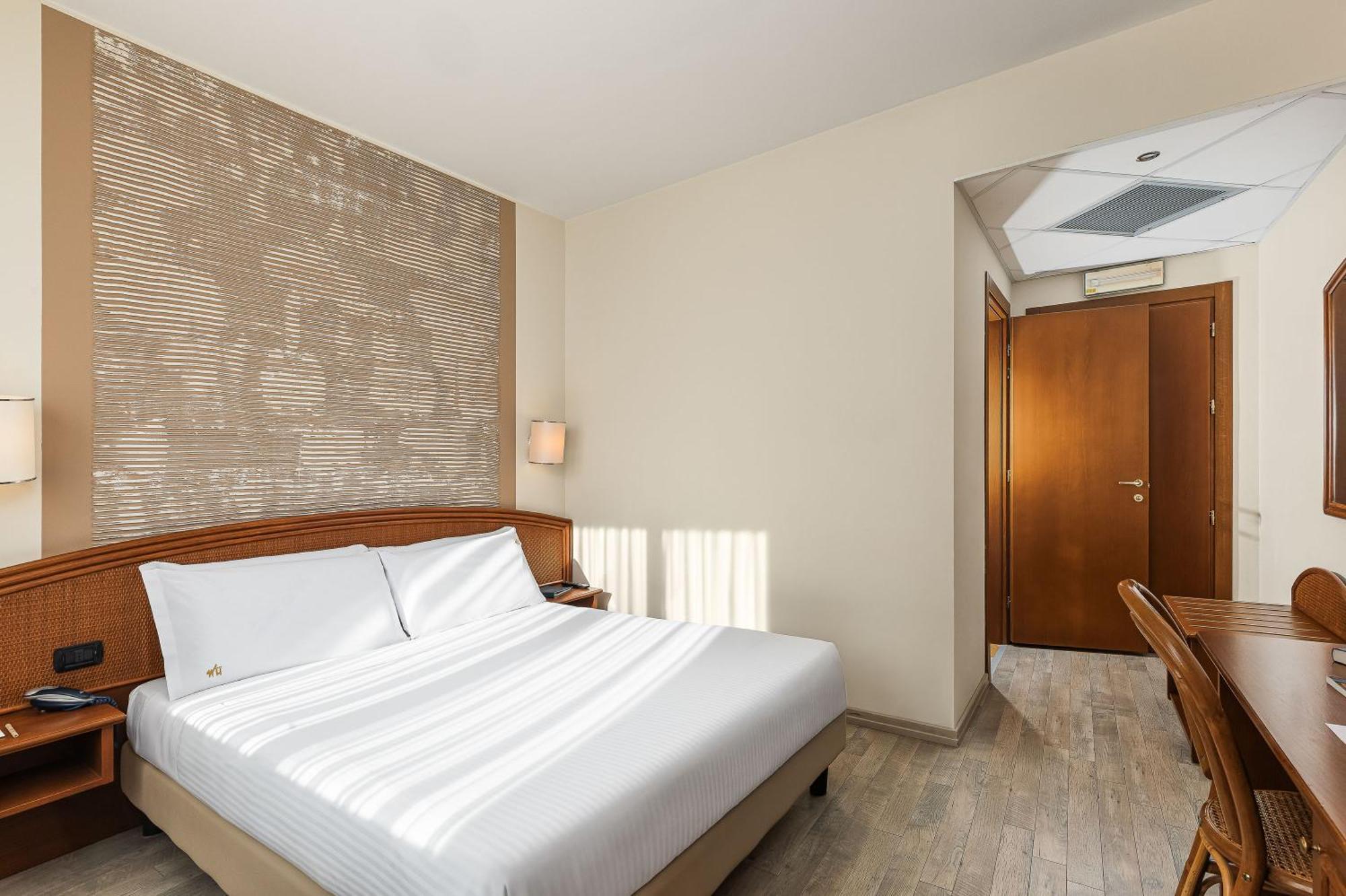 Welcome Hotel Леняно Стая снимка