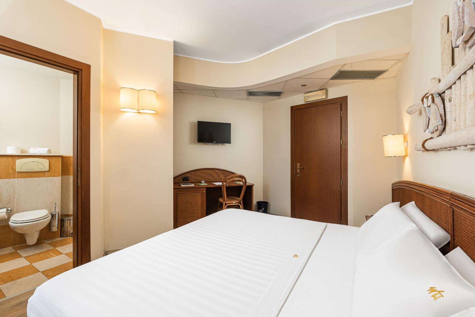 Welcome Hotel Леняно Екстериор снимка