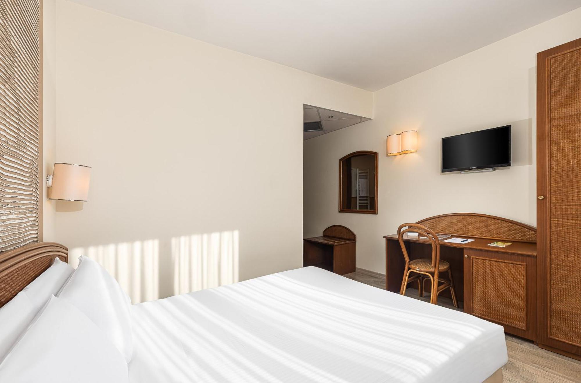 Welcome Hotel Леняно Стая снимка