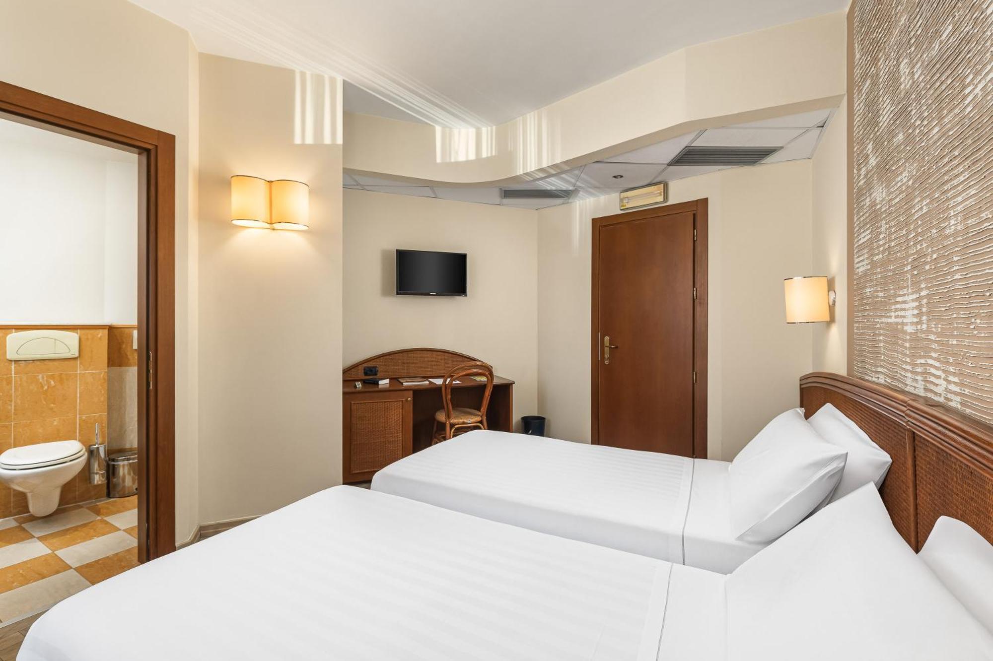Welcome Hotel Леняно Стая снимка