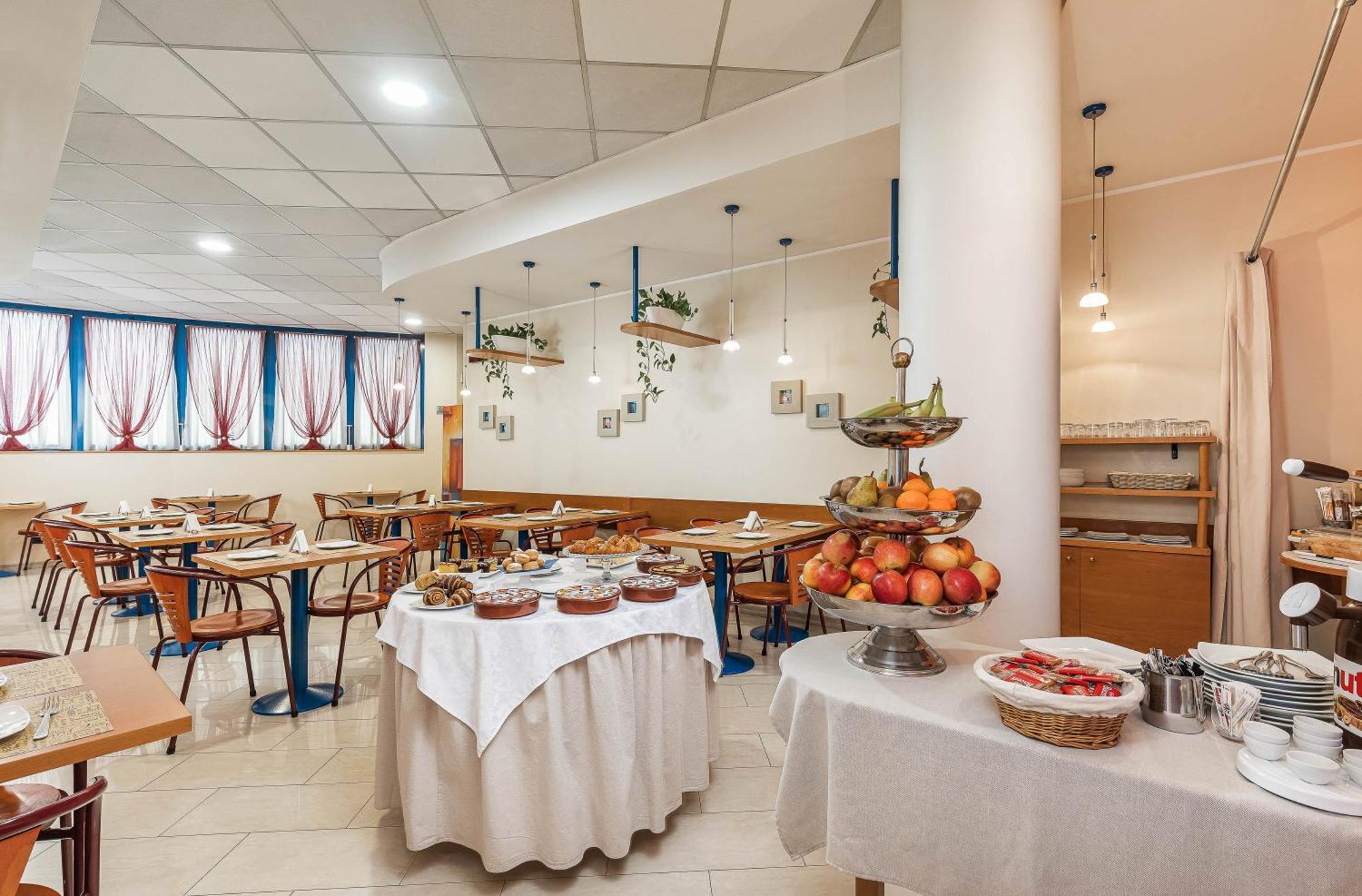 Welcome Hotel Леняно Екстериор снимка