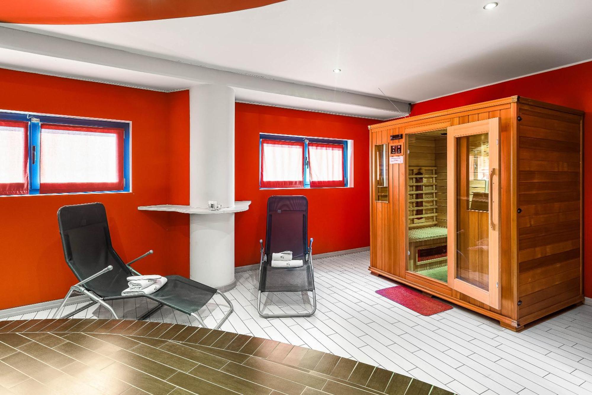 Welcome Hotel Леняно Екстериор снимка