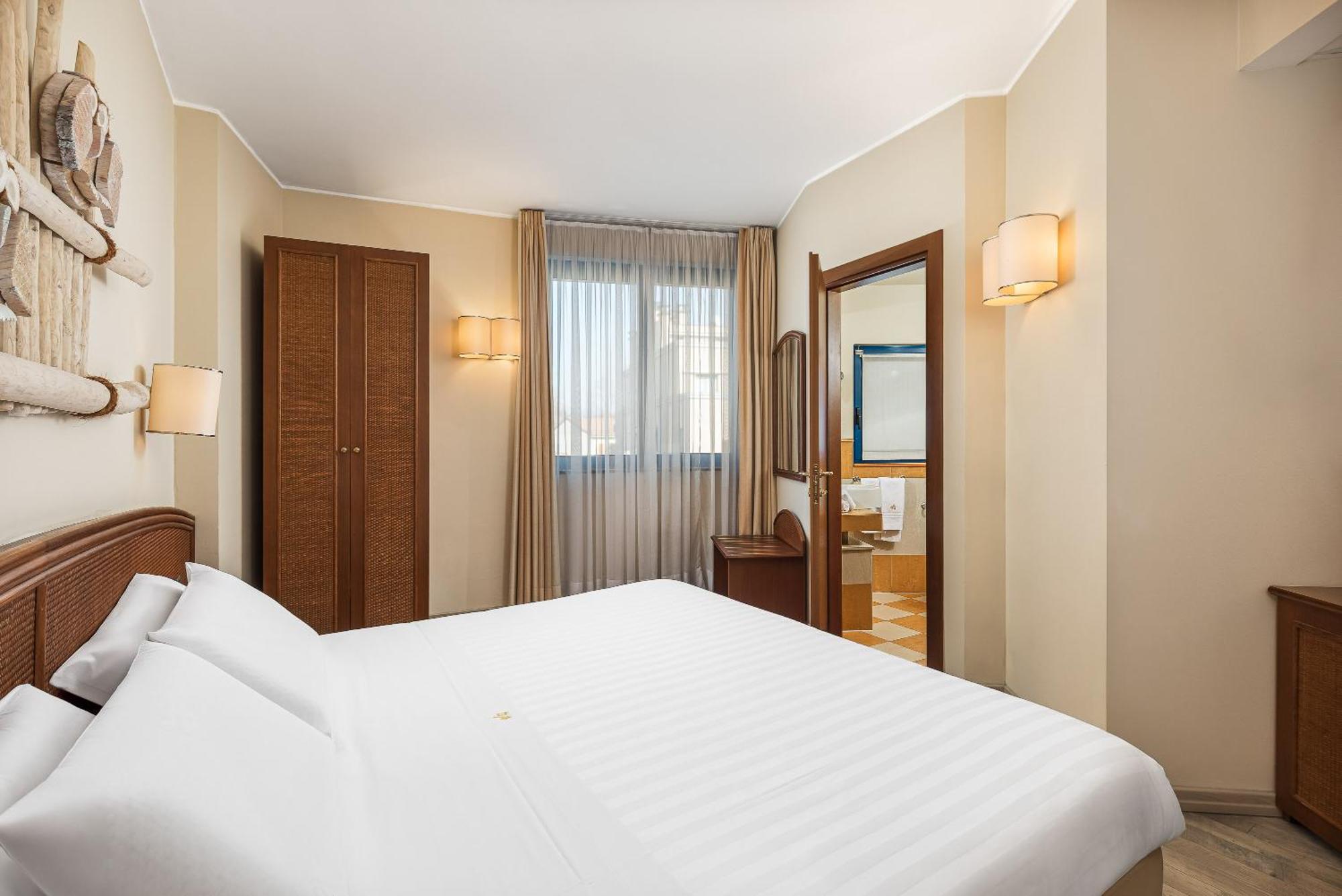 Welcome Hotel Леняно Екстериор снимка