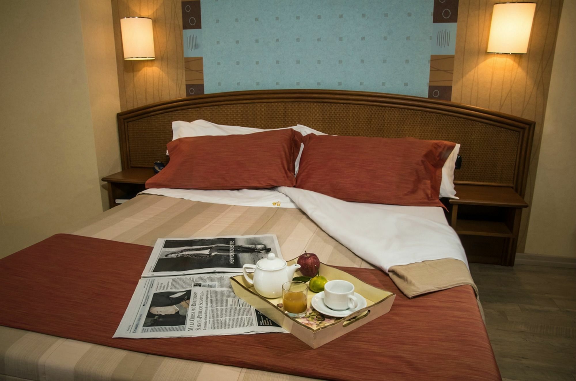 Welcome Hotel Леняно Екстериор снимка